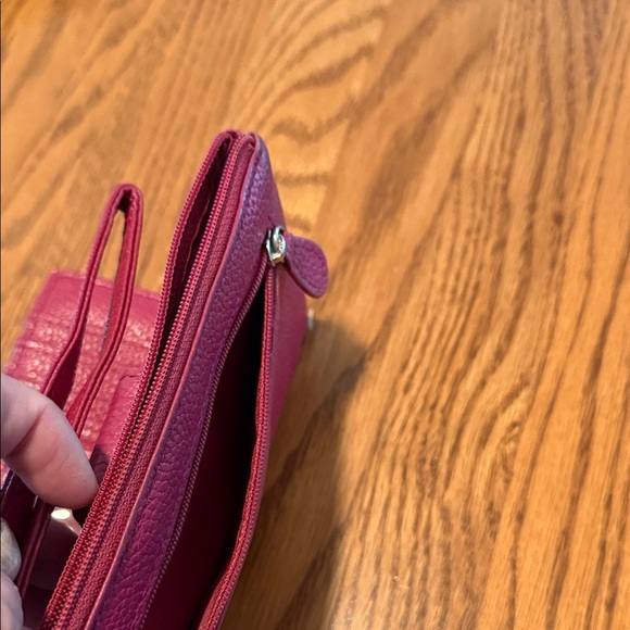 Giani Bernini Fuchsia Leather Wallet - Picture 5 of 10